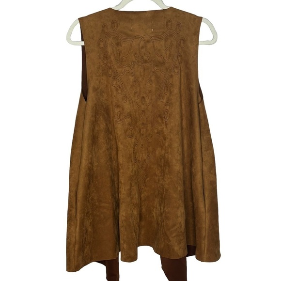 L&B Faux Suede Draped Vest - Picture 2 of 13